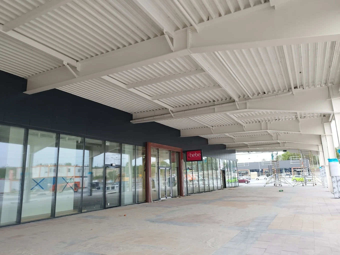 Zabezpieczenie konstrukcji w hali przemyslowej